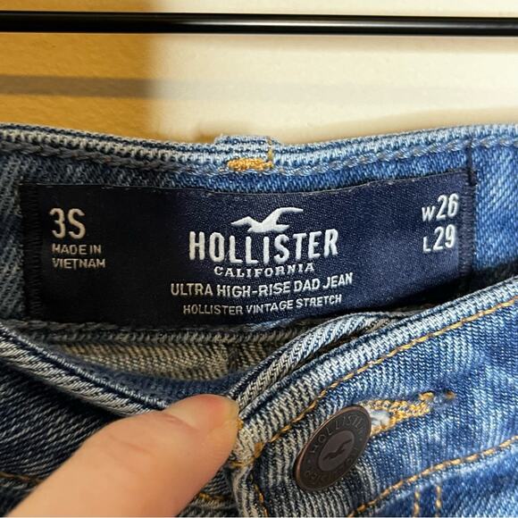 HOLLISTER ultra high rise dad jean size 26 short (3) distressed - Picture 5 of 5